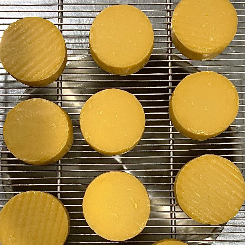 Aged cashew cheese - Smoked Gouda